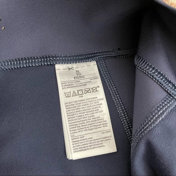 GapFit Navy Solid High Rise Sculpt Revolution Compressive Crop Leggings Size XL - Picture 12 of 16